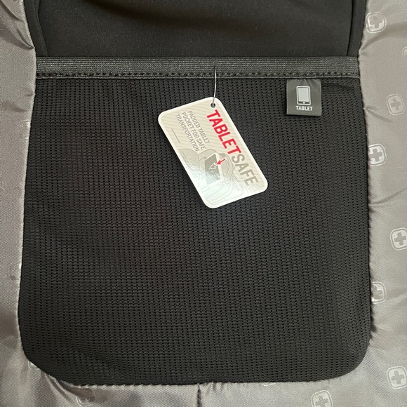 Swiss Gear black TSA travel friendly Scan Smart laptop gear all-in-one backpack - Picture 8 of 16